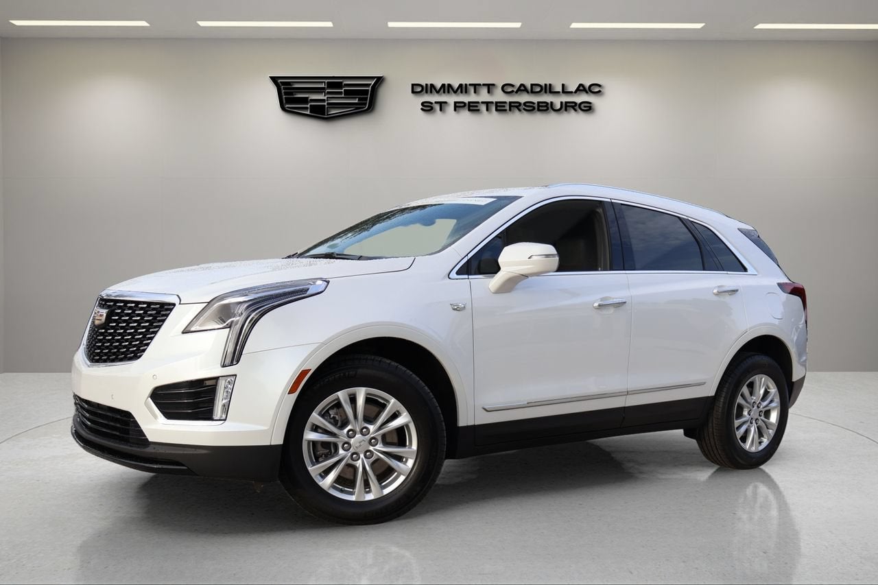 2022 Cadillac XT5 Luxury in Crystal White Tricoat — front three-quarter view