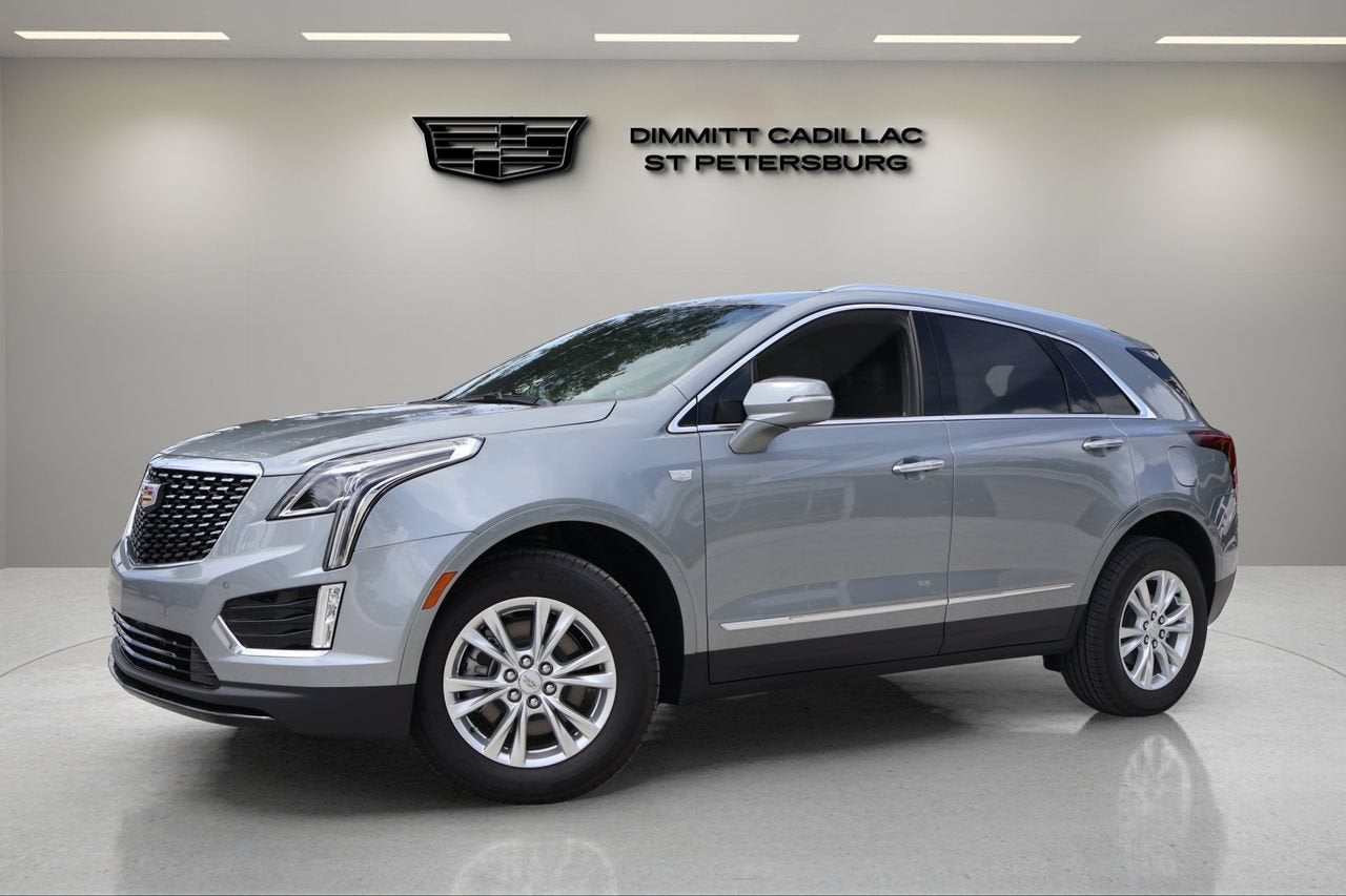 2026 Cadillac XT5 Luxury in Argent Silver Metallic — front three-quarter view