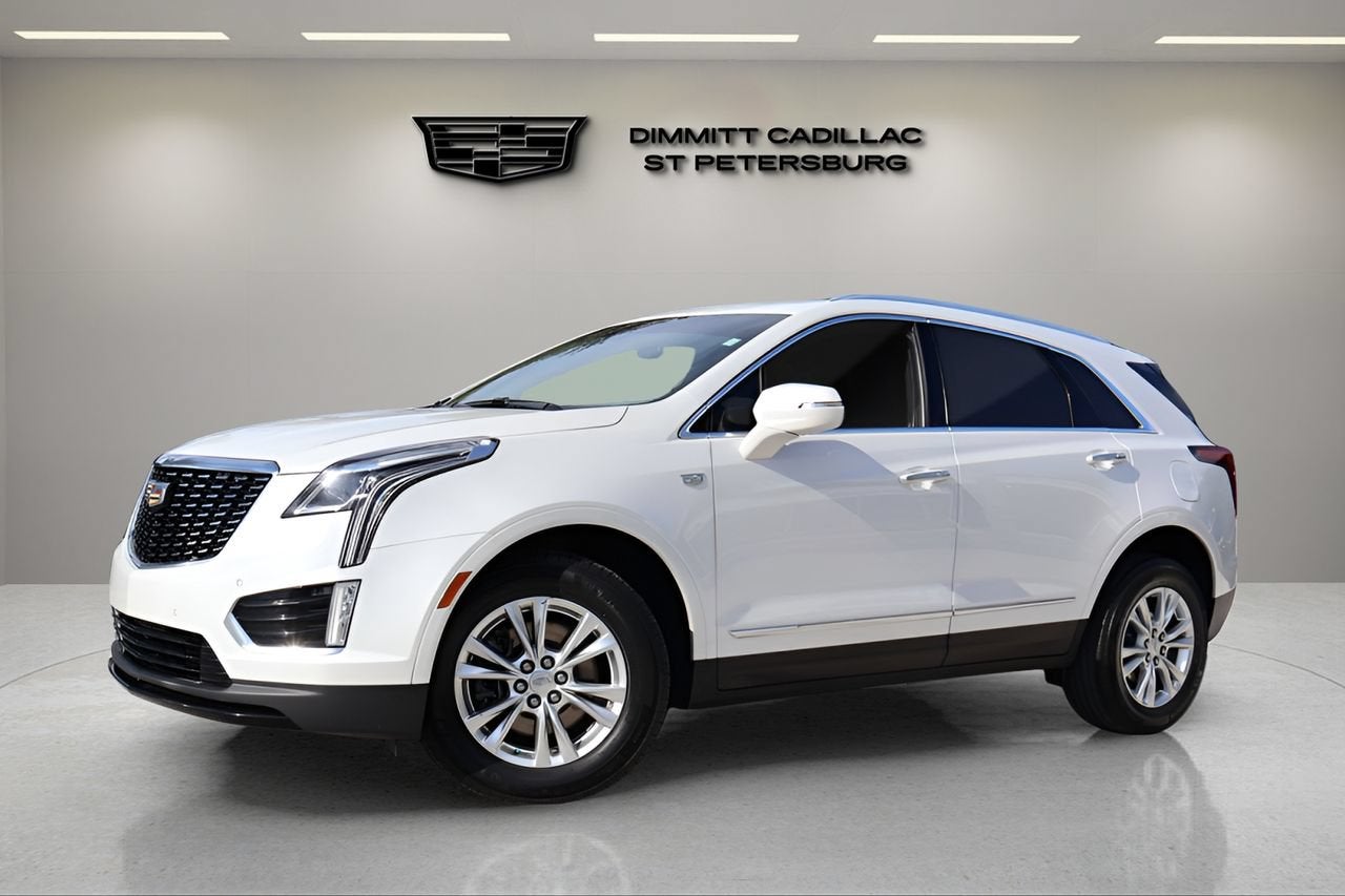 2021 Cadillac XT5 FWD Luxury in Crystal White Tricoat — front three-quarter view