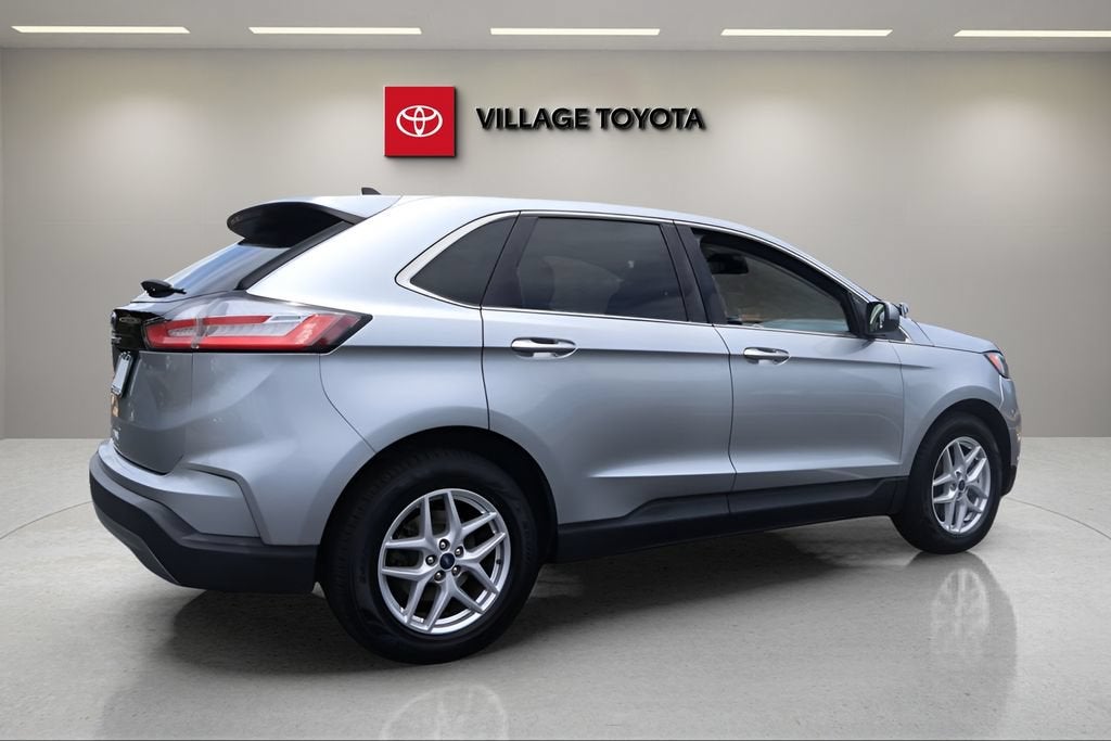 2021 Ford Edge — detail view